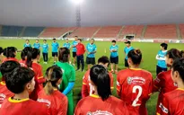 ĐT nữ Việt Nam tập buổi đầu tiên, làm quen khí hậu tại Dushanbe
