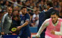 Messi phản ứng khi bị thay ra trong trận PSG gặp Lyon