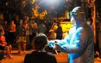 Hà Nội: Thần tốc lấy mẫu xét nghiệm toàn bộ người liên quan đến các ca dương tính tại Việt Hưng