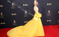 Dàn sao rực rỡ trên thảm đỏ Emmy 2021
