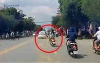 Nữ sinh phóng xe máy tốc độ cao gây tai nạn liên hoàn