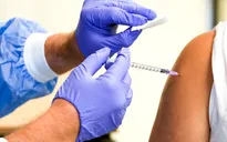 Đức cắt trợ cấp cho người lao động không tiêm vaccine
