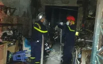 Hà Nội: Kịp thời cứu thoát 5 người mắc kẹt trong đám cháy lúc rạng sáng