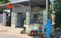 Ba mẹ con tử vong thương tâm trong tư thế treo cổ