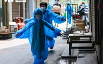 Dỡ niêm phong sau 1 tháng, hàng nghìn người dân Thanh Xuân Trung "tay xách nách mang" trở về nhà
