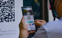 Nhiều người Hà Nội ‘quên’ quét mã QR Code phòng dịch COVID-19