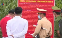 Nhiều lái xe ra khỏi Hà Nội vẫn thiếu giấy tờ đi đường