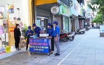 Đội lưu động hỗ trợ tạo điểm quét mã QR