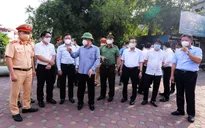 Bí thư Thành ủy Hà Nội kiểm tra chốt kiểm soát dịch "vùng đỏ"