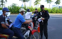 Người dân loay hoay với thủ tục, không biết thuộc nhóm nào được cấp giấy đi đường