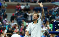 Thắng dễ Daniel Evans, Daniil Medvedev vào tứ kết Mỹ mở rộng