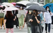 Nhật Bản gia hạn tình trạng khẩn cấp và kéo dài hoạt động của trung tâm tiêm chủng quy mô lớn