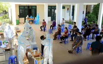 Hơn 1.000 nhân viên y tế Bắc Giang, Bắc Ninh hỗ trợ Hà Nội xét nghiệm, tiêm vaccine