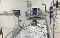 Phối hợp liên viện cấp cứu bé trai bị sốt xuất huyết, xuất huyết tiêu hóa nặng