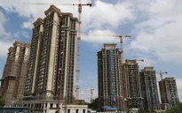 Nhiều công ty bất động sản tại Trung Quốc bán hết dự án để trả nợ