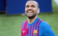 Dani Alves đi vào lịch sử của El Clasico