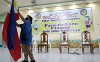 Số ca mắc COVID-19 tăng kỷ lục, Philippines dừng dạy và học trong hai tuần