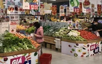 Hanoi supermarkets prepare goods for Lunar New Year holiday