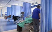 Ba Lan bước vào đợt bùng phát dịch COVID-19 thứ năm