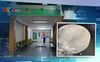 Vụ bé gái có 9 đinh găm ở đầu: Xác định nghi phạm chính là người tình của mẹ bé