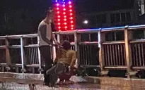 Nam thanh niên dùng súng uy hiếp con nợ rồi phát trực tuyến trên MXH