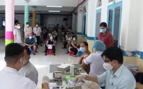 Lực lượng tiêm vaccine COVID-19 làm việc xuyên Tết Dương lịch