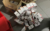 Bắt giữ lượng lớn thuốc điều trị COVID-19 không rõ nguồn gốc