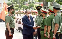 Chủ tịch nước biểu dương lực lượng công an, quân đội xả thân chống COVID-19