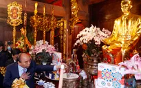 Chủ tịch nước Nguyễn Xuân Phúc dâng hương tưởng nhớ lãnh đạo Đảng, Nhà nước