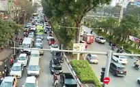 Nhiều tuyến phố Thủ đô ùn tắc bất kể giờ giấc trong những ngày giáp Tết