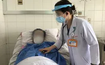 Tết sum vầy sau 2 tháng nằm viện trong tình trạng "ngàn cân treo sợi tóc" của bệnh nhân COVID-19