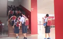 Gần 700.000 học sinh tại TP Hồ Chí Minh quay lại trường học
