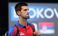Chính phủ Australia tạm hoãn trục xuất tay vợt Novak Djokovic