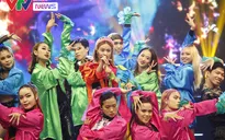 Hoàng Thùy Linh "gieo quẻ" ở 12 Con giáp 2022, sân khấu rực rỡ sắc màu