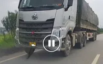 Xử phạt lái xe đầu kéo liều lĩnh đi ngược chiều trên cao tốc
