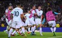 Chia điểm kịch tính trước Inter, Barcelona đối diện nguy cơ bị loại ở Champions League