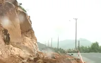 Bình Định khẩn trương khắc phục sạt lở trên các tuyến giao thông