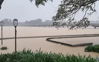 Thừa Thiên Huế mưa to, nhiều nơi ngập sâu trong nước