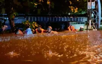 Mưa lụt lịch sử tại Đà Nẵng: Người dân bất ngờ và bất lực