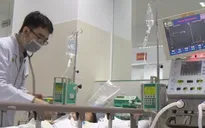 Xuyên đêm cứu chữa trẻ mắc bệnh hô hấp ở Bệnh viện Nhi đồng 2