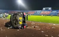 Bạo loạn tại giải bóng đá VĐQG Indonesia: Hơn 120 người thiệt mạng