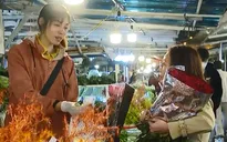 Nhộn nhịp chợ hoa ngày 20/10