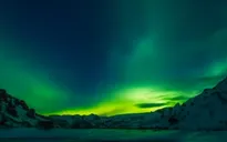 Cực quang làm hổng một lỗ rộng 400 km trong tầng ozone