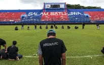 Điểm báo về sự cố đáng tiếc trên sân bóng tại Indonesia