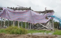 Sập giàn giáo công trình gần 100 tỷ đồng, 1 người tử vong