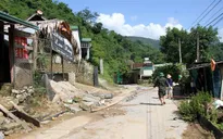 Sau lũ quét, huyện Kỳ Sơn (Nghệ An) xuất hiện vết nứt mới
