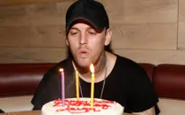 Nhà xuất bản sách hoãn ngày phát hành sách của Aaron Carter vì "tôn trọng" gia đình