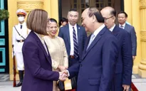 Chủ tịch nước Nguyễn Xuân Phúc tiếp Thống đốc Bang Oregon, Hoa Kỳ