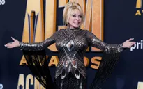 Dolly Parton nhận giải thưởng 100 triệu USD từ tỷ phú Jeff Bezos