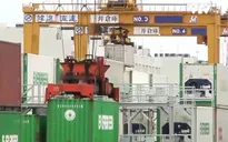 Nhật Bản phải nhập siêu khi đồng Yen mất giá kỷ lục
